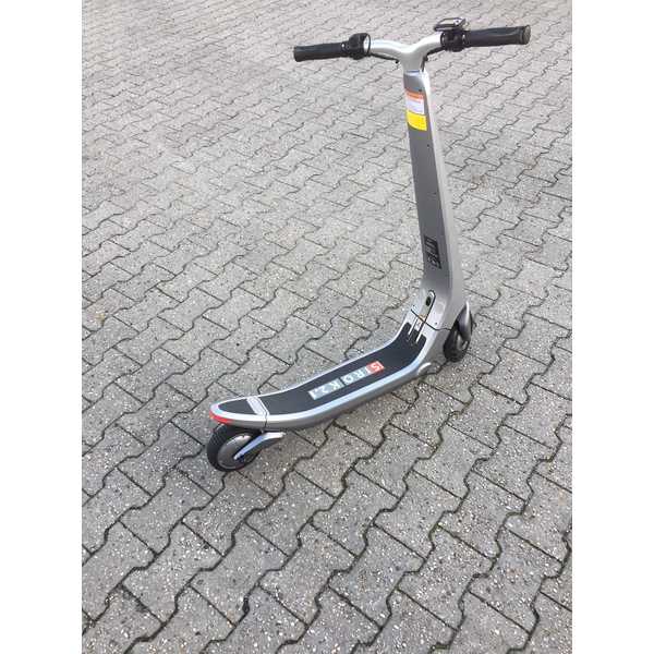 Uebler Si.o K2.1 Silbergrau metallic E-Kickscooter